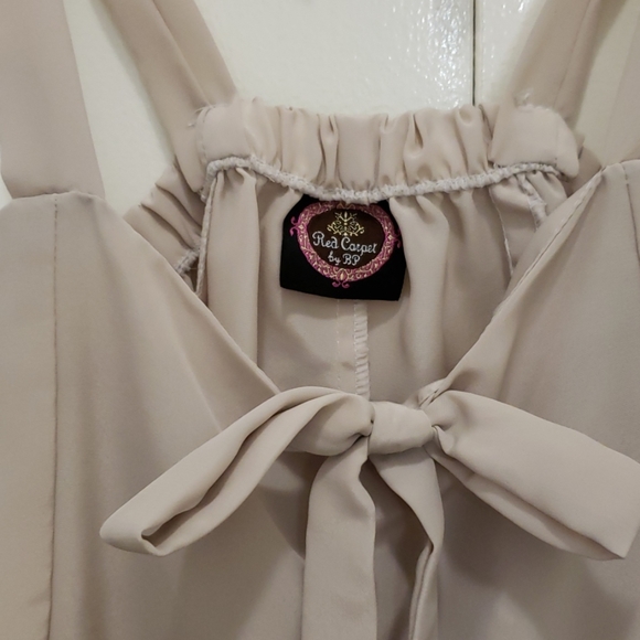 Top - Picture 2 of 2